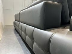Sofa bọc da màu ghi đẹp