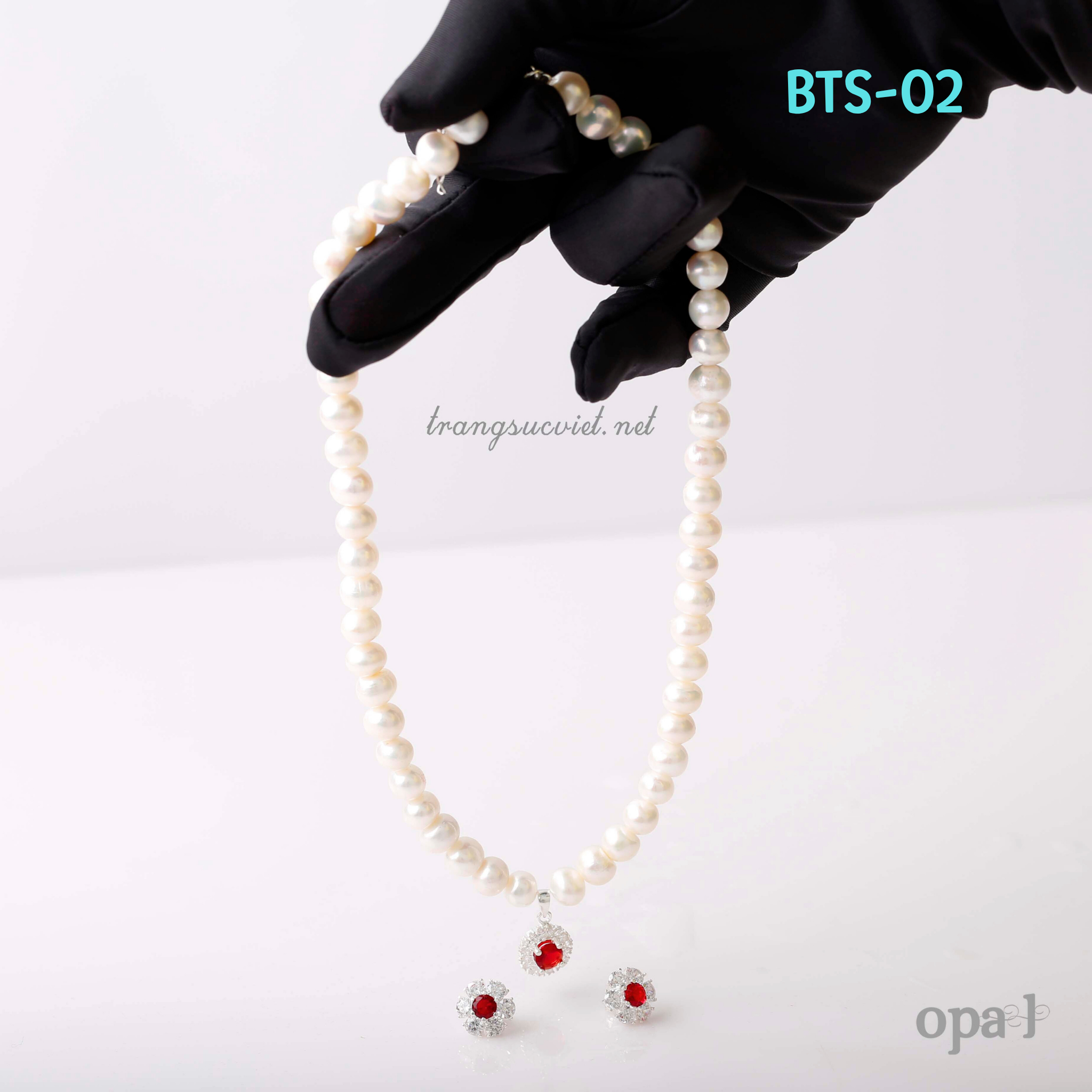  Chạm nhẹ Yêu Thương – BST Ngọc Trai dành tặng Mẹ thương hiệu Opal. 