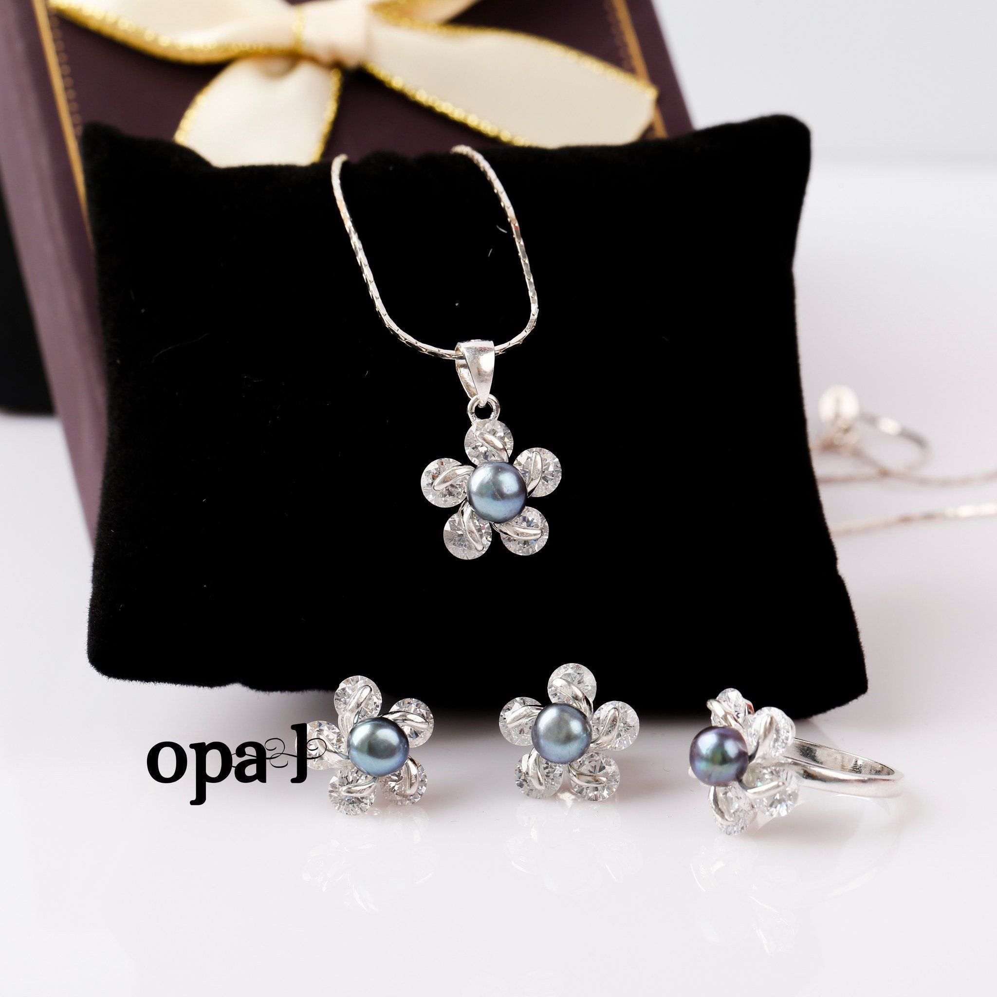  BỘ DÂY CHUYỀN , HOA TAI , NHẪN NGỌC TRAI ĐEN THƯƠNG HIỆU OPAL HT2 