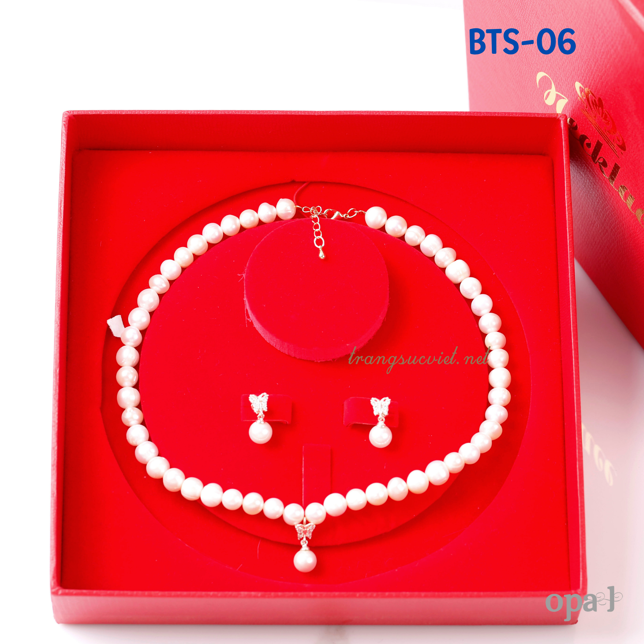  Chạm nhẹ Yêu Thương – BST Ngọc Trai dành tặng Mẹ thương hiệu Opal. 
