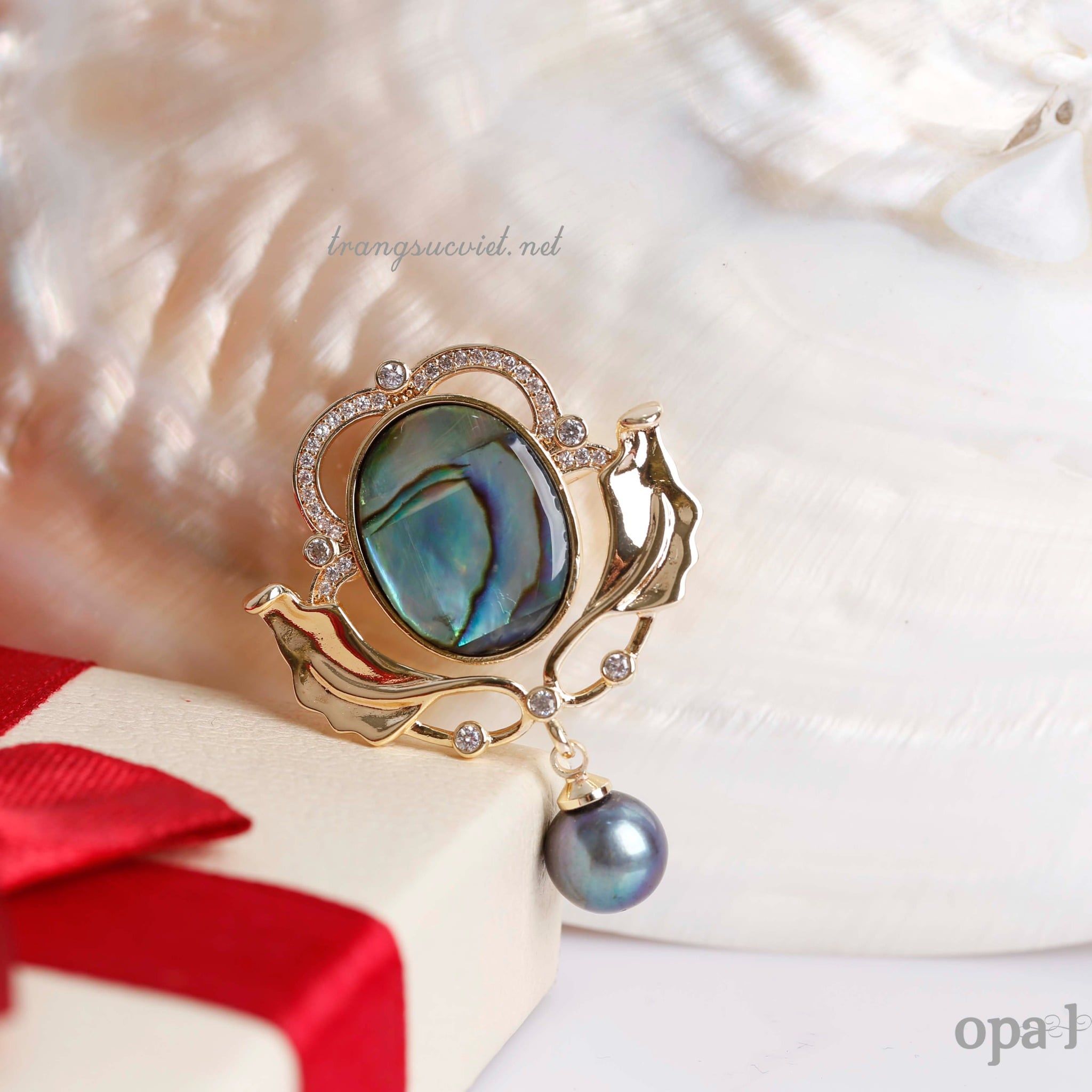  Cài áo đính ngọc trai phản xà cừ 