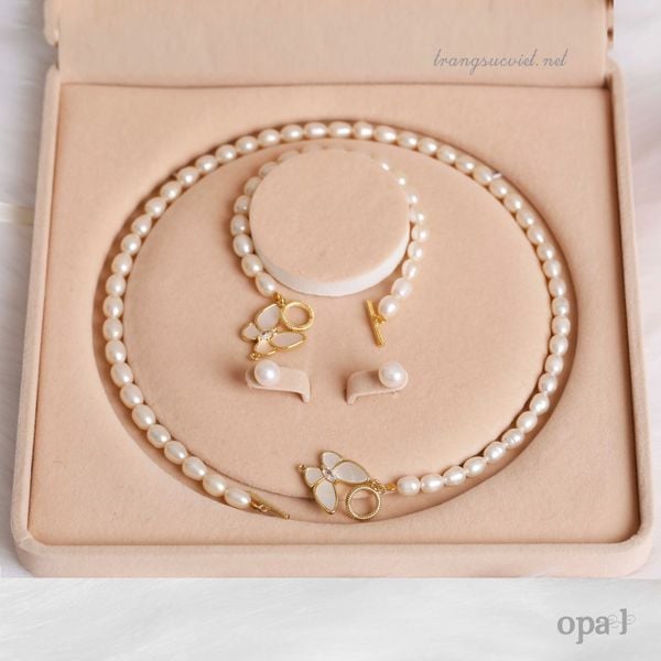  Bộ ngọc trai hạt Oval khóa cánh bướm thiết kế 