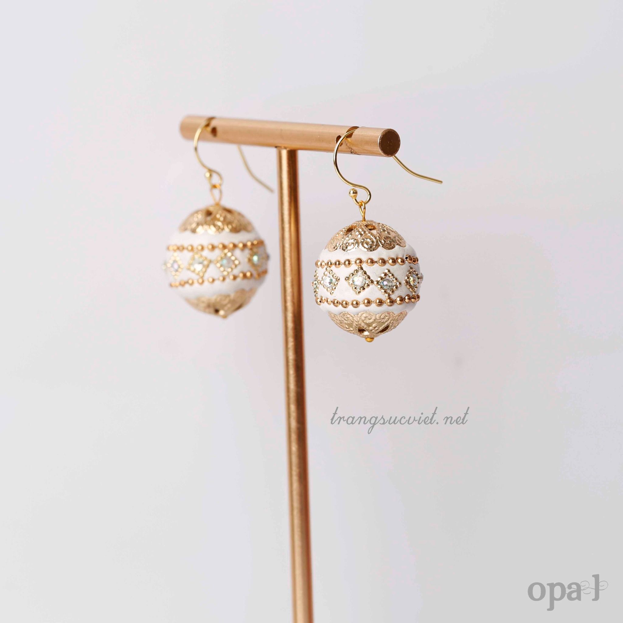  Hoa tai  handmade họa tiết đá kết hợp pha lê, móc bạc mạ vàng 