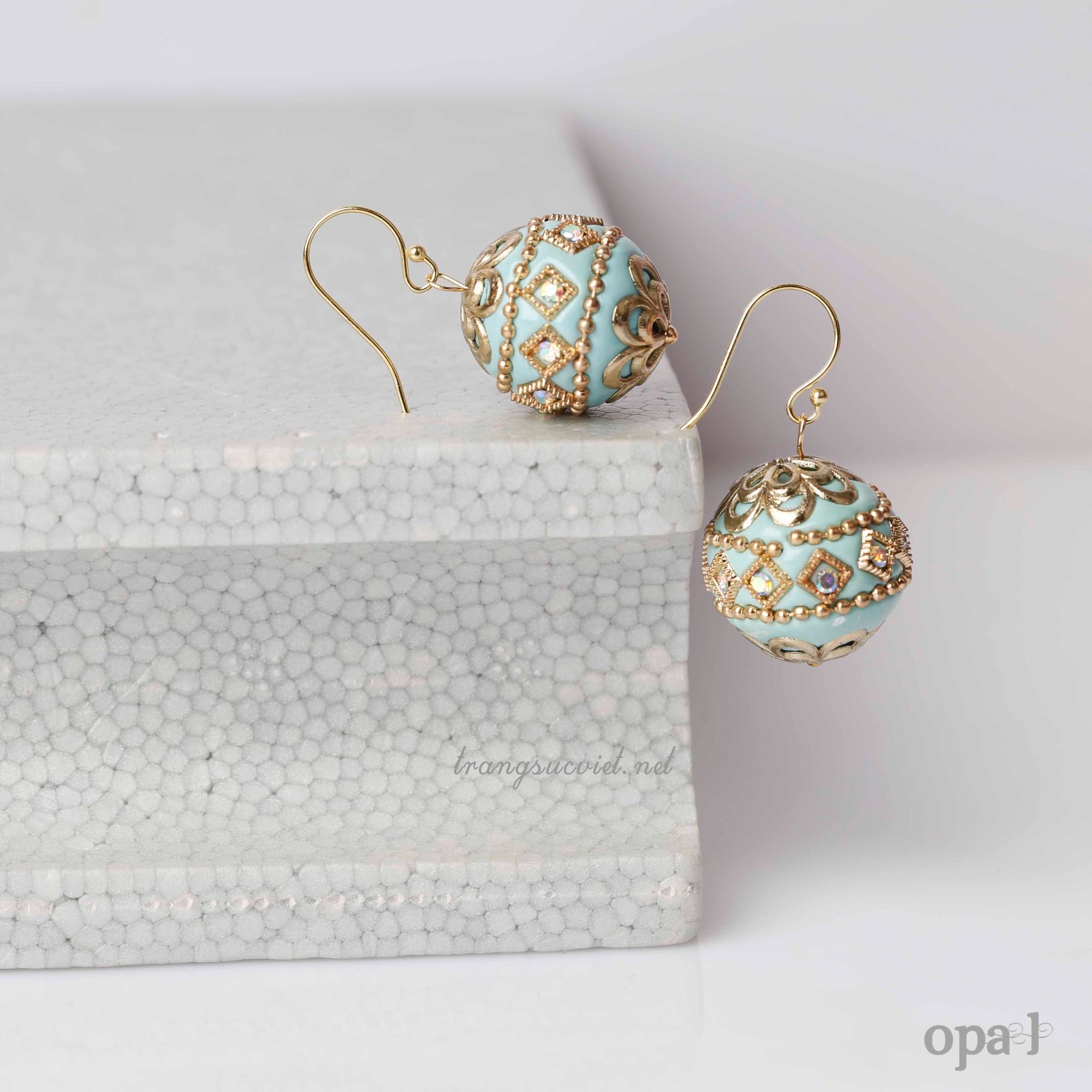  Hoa tai  handmade họa tiết đá kết hợp pha lê, móc bạc mạ vàng 