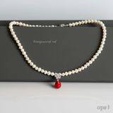  Choker ngọc trai 6 ly và mặt dây đá đỏ hình giọt nước 