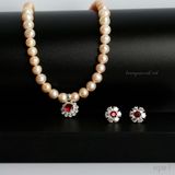  Set vòng cổ ngọc trai hồng kết hợp mặt dây và hoa tai đá rực rỡ 