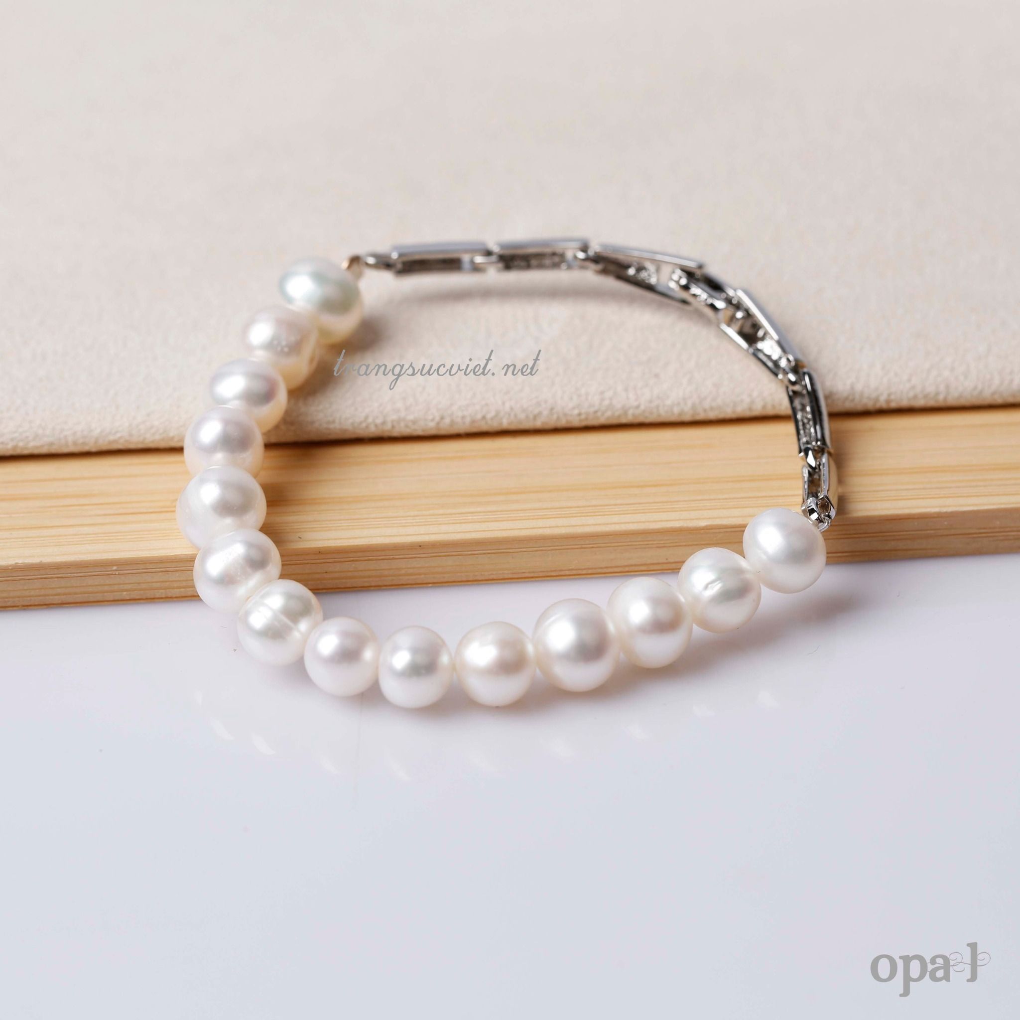  Vòng tay ngọc trai trắng phong cách tối giản 