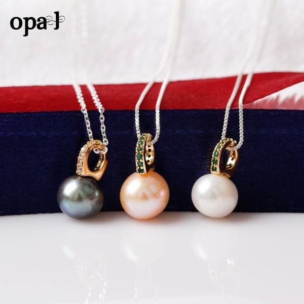  dây chuyền Bạc đính ngọc trai thương hiệu Opal phong cách trẻ trung , hiện đại . Quà tặng hoa tai . 