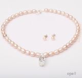  Vòng cổ Ngọc trai Oval ánh hồng và tím sang trọng thương hiệu Opal 