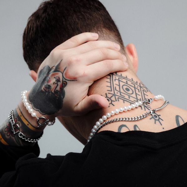  Vòng cổ Ngọc Trai dành cho nam giới phong cách trẻ trung , lịch lãm thương hiệu Opal . Nhập mã MAN100 để được giảm giá 100k cho đơn đặt hàng. 