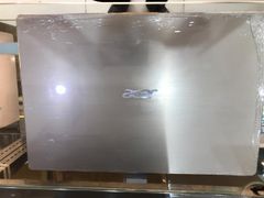 Acer Swift SF315 52 38YQ i3 8130U/4GB/1TB/15.6