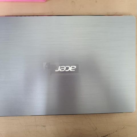 Acer Swift SF314 56 596E i5 8265U/4GB/256GB/14