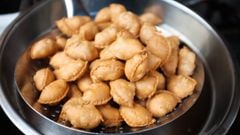  Bánh quai vạc là gì? Bánh quai vạc làm bằng bột gì và nguyên liệu làm bánh 