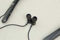  Tai nghe Bluetooth JBL LIVE200BTBLK Đen 