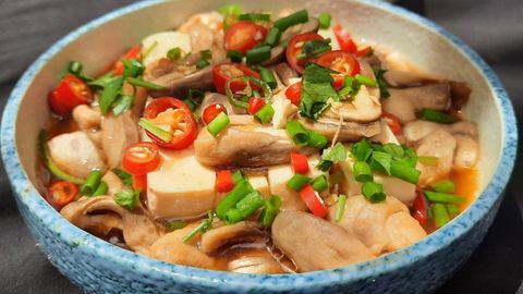 Cách làm đậu hũ hấp nấm chay đơn giản cho bữa cơm thanh đạm