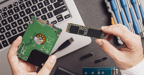 Hướng dẫn tháo lắp, thay ổ cứng SSD cho laptop tại nhà thành công