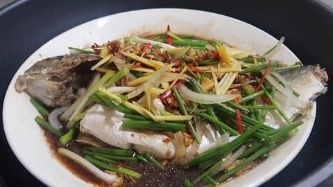 Cách làm cá chim hấp xì dầu thơm ngon đậm đà chuẩn vị ăn là ghiền