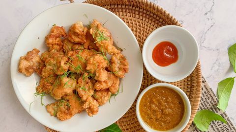 Cách làm gà rán sốt cà ri giòn tan, đậm vị ai cũng thích mê