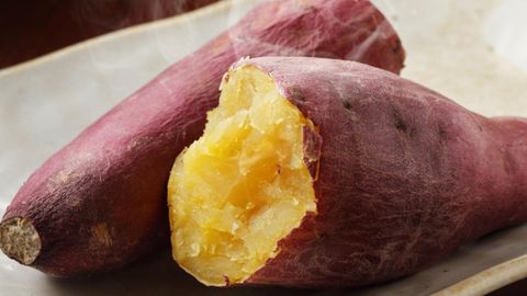 4 cách luộc khoai không cần nước dễ dàng đơn giản, thú vị ai cũng làm được