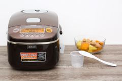  Nồi cơm điện tử Zojirushi NP-BSQ18V-TA 