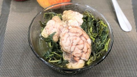 Cách làm óc heo (óc lợn) hầm ngải cứu dinh dưỡng, cho gia đình thưởng thức