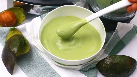 3 cách làm sinh tố bơ cho bé ăn dặm giúp con mau lớn mẹ yên tâm