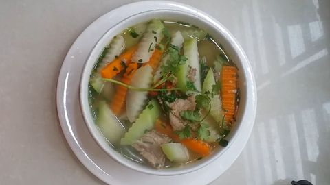 2 cách nấu canh su hào xương và canh su hào cá chép thơm ngon cho gia đình