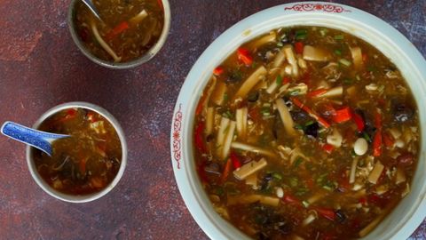 3 cách nấu hot and sour soup kiểu Hoa hấp dẫn thơm ngon chuẩn vị nhà hàng