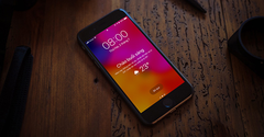  Cài đồng hồ cho màn hình khóa iPhone được không? Xem ngay để biết 