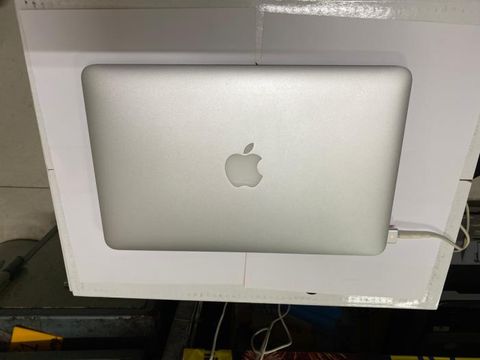 Apple Macbook Air MJVM2ZP/A i5 5250U/4GB/128GB/11.6