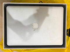  Apple Macbook Air MJVE2ZP/A i5 5250U/4GB/128GB/13.3