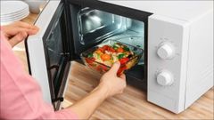  Những thức ăn có thể gây hại khi nấu, hâm lại nhiều lần bằng lò vi sóng 