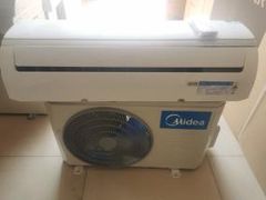  Điều hòa Midea 9000 BTU MSAF-10CRN8 