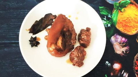 Cách làm giò heo kho coca thơm lừng đậm vị cực hao cơm