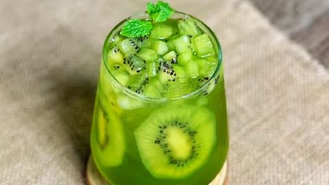 2 cách pha trà kiwi chua ngọt thanh mát giải nhiệt cực đã