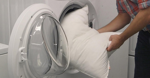 Hướng dẫn cách giặt gối bằng máy giặt đúng cách, không gây hư hỏng