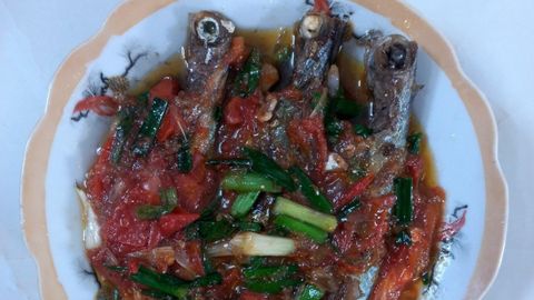 Cách làm cá bạc má sốt cà chua mềm bùi bắt vị, ăn là mê
