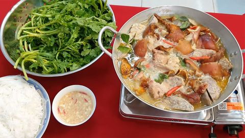 Cách làm lẩu thịt heo quay nấu chao thơm béo, lạ miệng ăn là mê ngay
