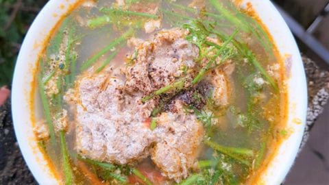 Cách nấu canh cua chua lạ miệng, thơm ngon hấp dẫn cho cả nhà