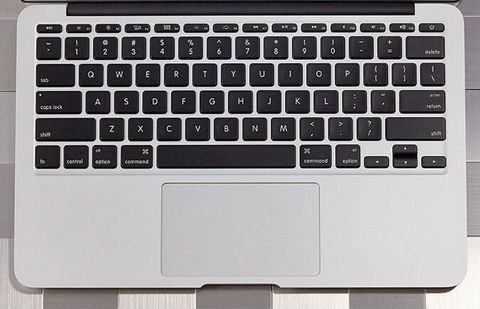 Thay bàn phím macbook air lấy liền tại nhà