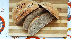  2 cách làm bánh mì nguyên cám bằng nồi chiên không dầu cho người ăn kiêng 