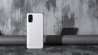 Đại diện Realme chia sẻ những hình ảnh render chính thức của Realme Q2 Pro với thiết kế phủ da, 4 camera mặt sau