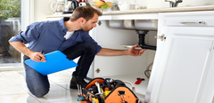  Chậu rửa chén bị rò rỉ nước. Nguyên nhân và cách khắc phục 