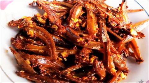 2 Cách làm cá cơm khô chiên nước mắm tỏi ớt thơm ngon hấp dẫn