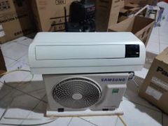  Máy lạnh Samsung Inverter 1 HP AR10TYHYCWKNSV 