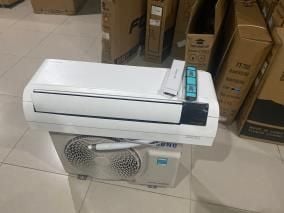 Máy lạnh Samsung Inverter 1 HP AR10TYHYCWKNSV