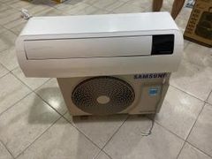  Máy lạnh Samsung Inverter 1 HP AR10TYHYCWKNSV 