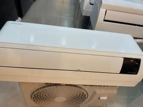Máy lạnh Samsung Inverter 1.5 HP AR13TYHYCWKNSV