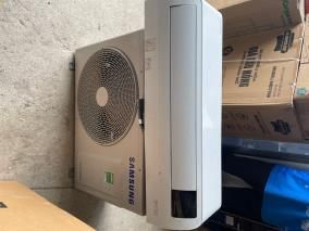 Điều hòa Samsung Inverter 18000 BTU AR18TYHYCWKNSV