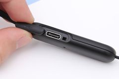  Tai nghe Bluetooth Sony WI-C200/BC E Đen 